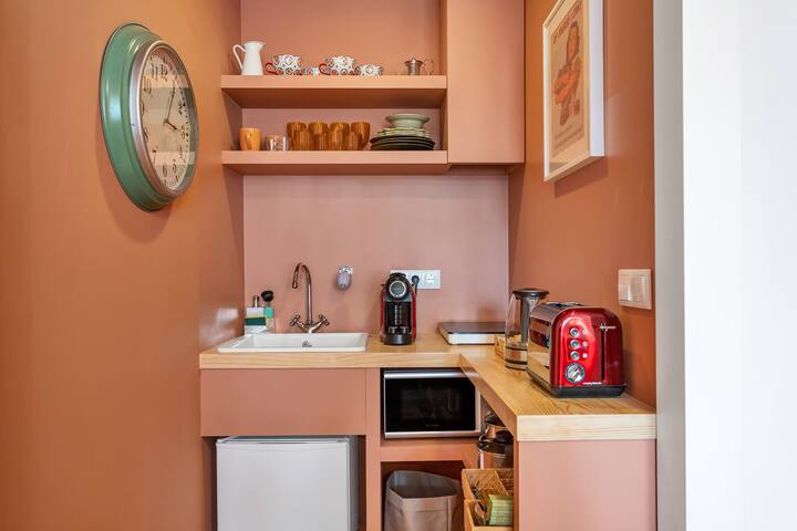 Private House with Pool, terrace and 5 rooms gallery image 3