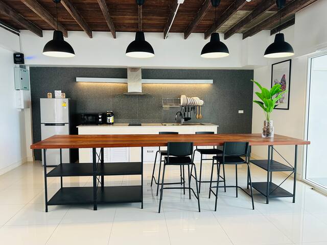 Cozy Villa by Canal near BTS Onnut Bangkok gallery image 2