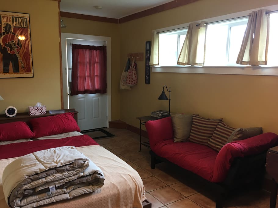 A cozy space, but guests say it feels roomier than photos suggest.
