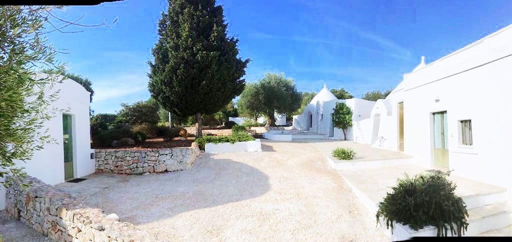 Trulli con piscina privata a Ostuni