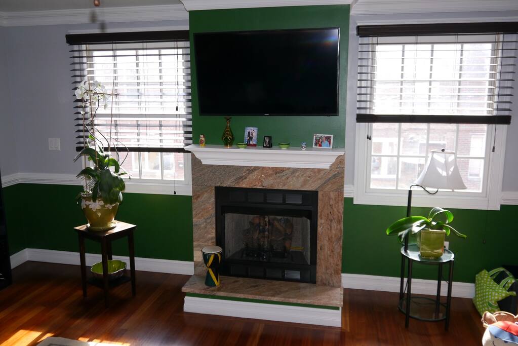 2nd floor gas fireplace