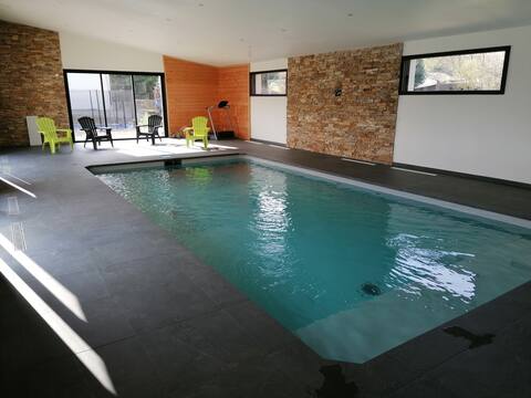 Villa with indoor pool and spa