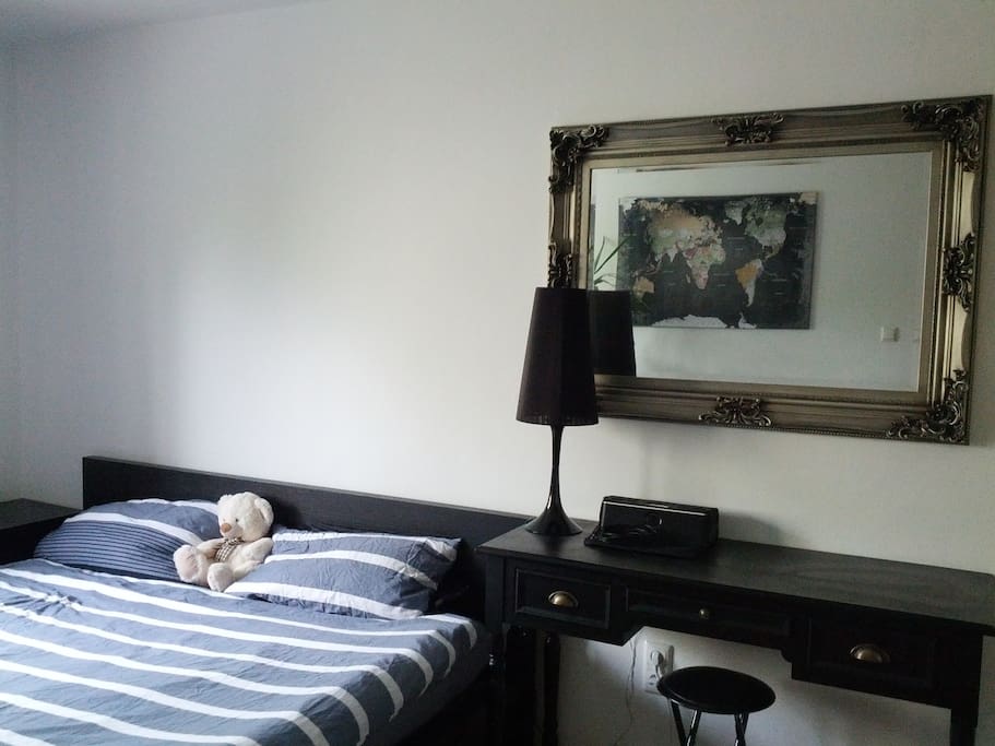 Baroque-style romatic bedroom