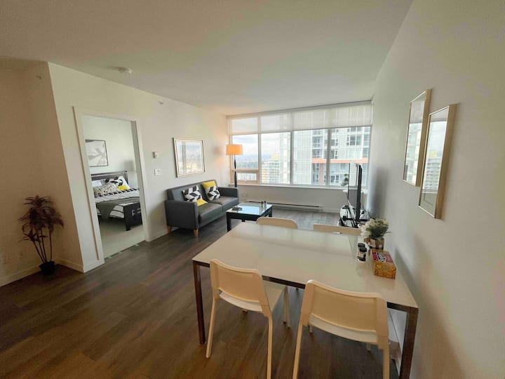 Metro Town Sky Train High Rise 2 Bd+2bth Burnaby - Burnaby