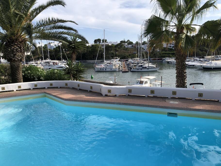 En première ligne sur la marina