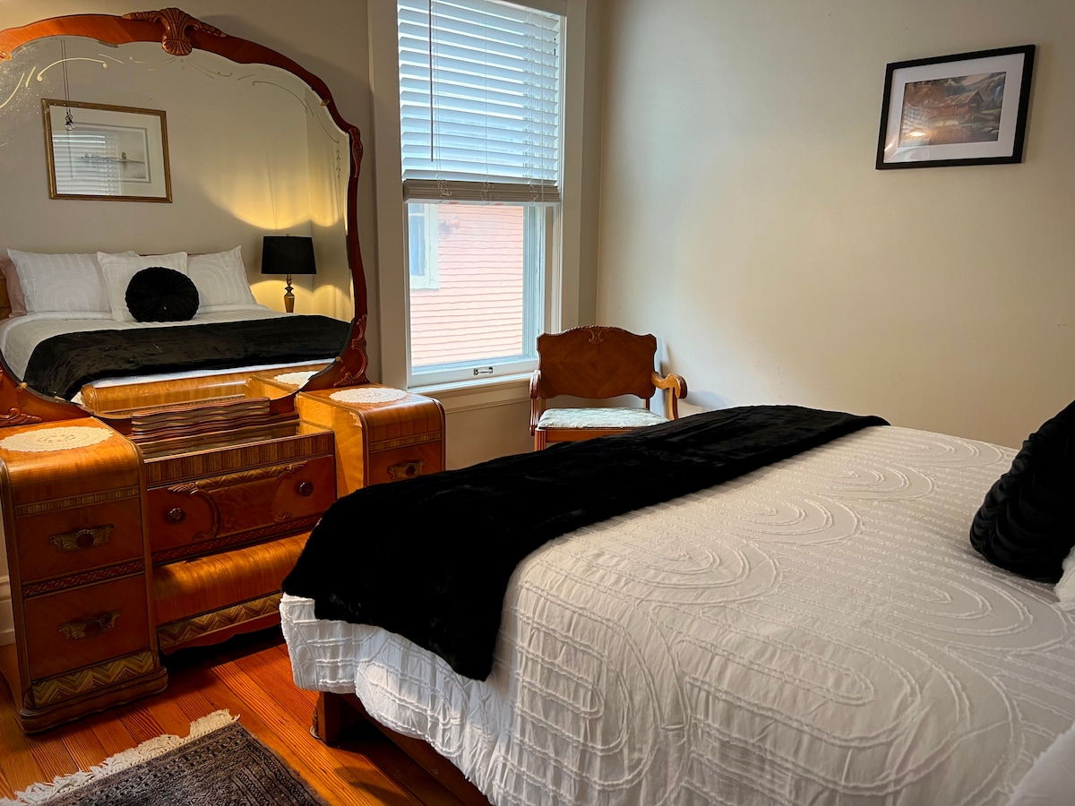 Waterfall style antique bedset & dresser, with memory foam full sized mattress.