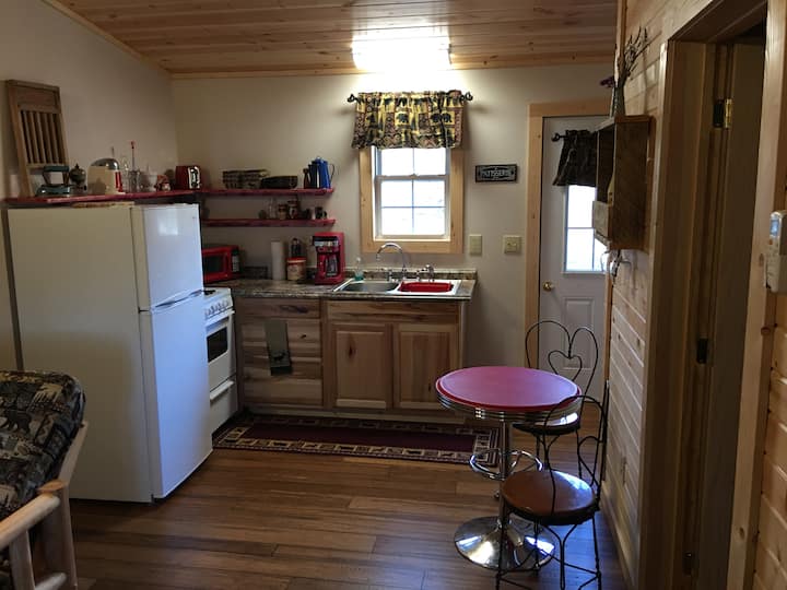 Ma's Cabin, Alto Pass, IL. Fine country lodging. Cabins for Rent in
