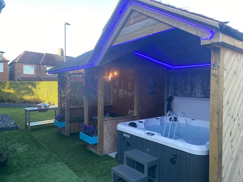 Entire house sleeps 12 located fenham, 6bed/6bath