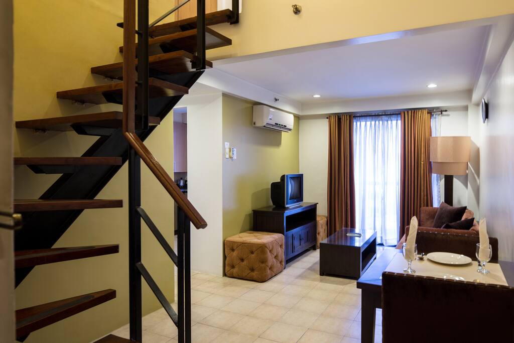 Relax and feel at home in this stylish two bedroom appartamento. This neat and classy suite has two rooms, beautiful marbled bathroom, a kitchen area which you may sense that you are not away from your home, and a living room perfect for friends. This suite room can accommodate 3 adults.
• 2 bedroom
• Cable television
• 2 toilet and bath
• Kitchen area
• Living area
• Private balcony
• Air-conditioning unit
• Complete bathroom amenities