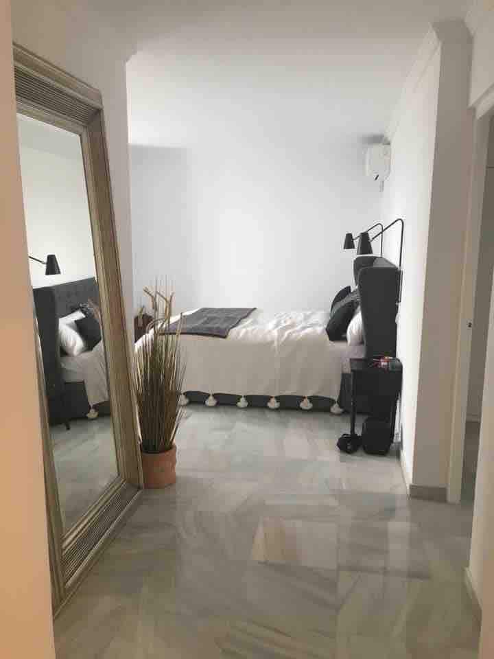 غرفة النوم الرئيسية 