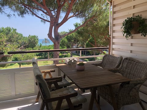 Seafront apartment with private pool