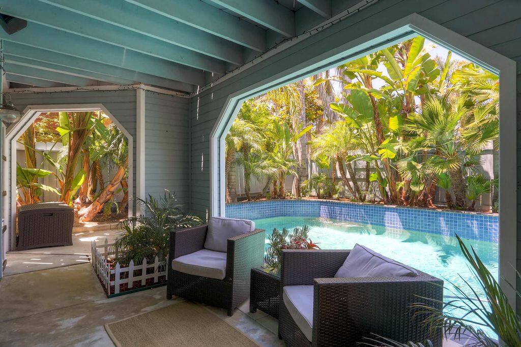 Private Alcove