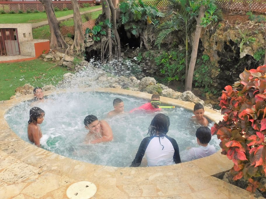 8' x 12' hot tub