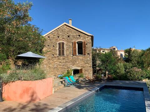 U Cantinone: Beautiful building between the sea and the mountain