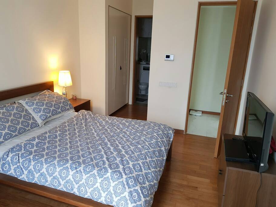 Master's Bedroom with queen size bed with TV and chromecast-ready. This bedroom is available for use for 4 guests and above only.
Great view of the city too!
