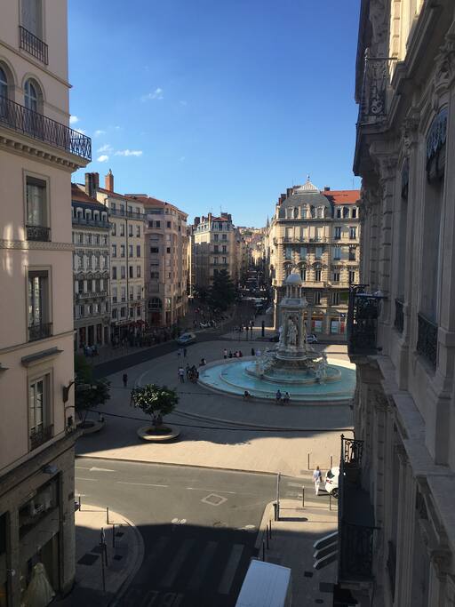 Vue sur la place des Jacobins