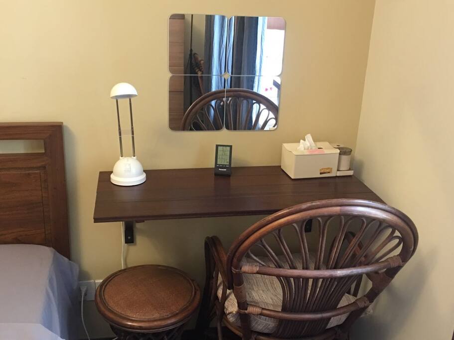 Desktable