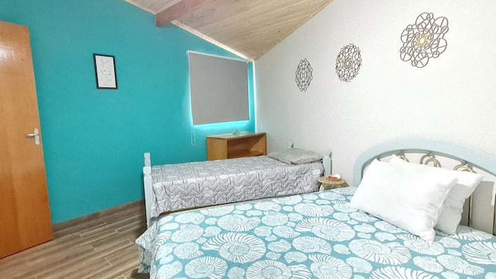 新建的房间，我们亲切地称之为灯光房。