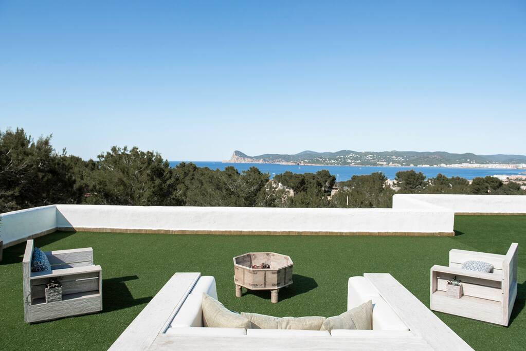 Zona chillout en la terraza de la casa