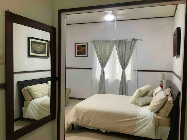 חדר שינה שלישי - מיטת קווין סייז 