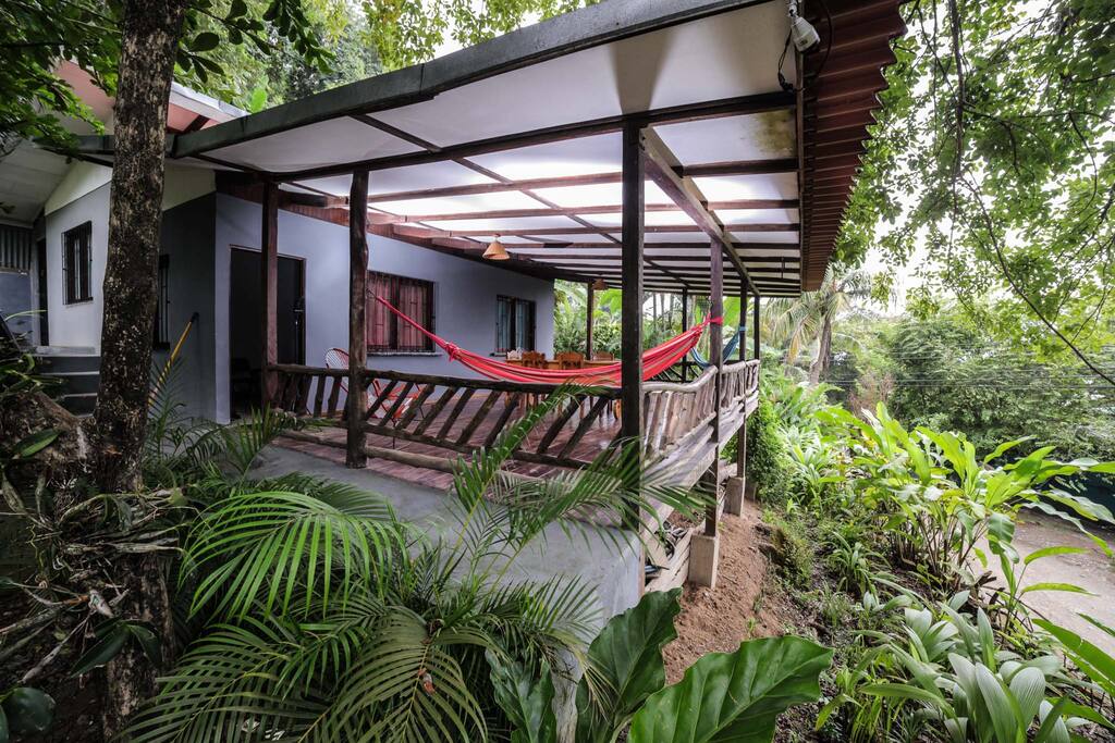 Palmeras Beach cottage in Montezuma Guesthouses for Rent in Cóbano