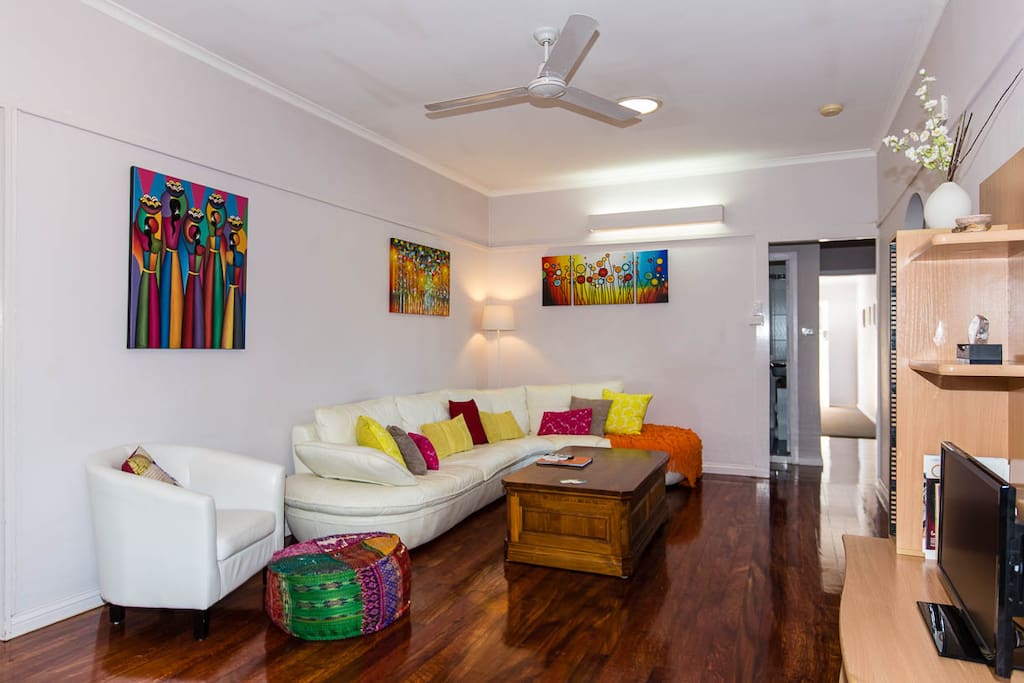 Jean- "Spotlessly clean and bright and comfortable. I cannot think of anything negative and l would give this airbnb 5 stars for everything."