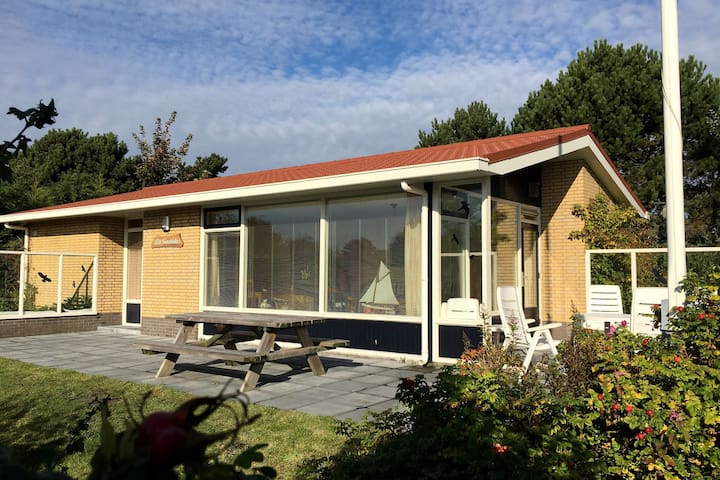 Elite Holiday Home in Ballum Friesland with Garden