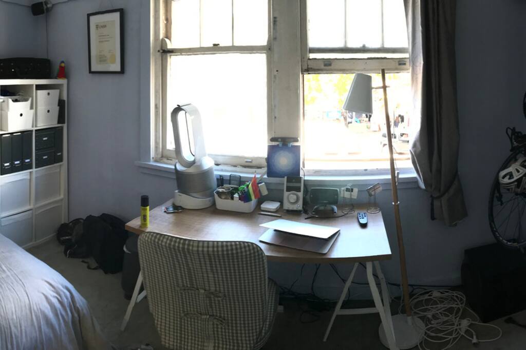 Private Double Bedroom, Desk, Fan, Shared Wardrobe, Internet, towels and sheets