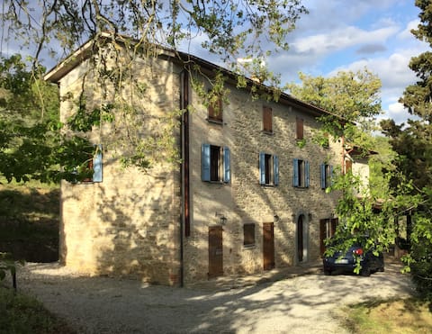 Successful Airbnb property: Stunning Farmhouse with pool amazing views 300 sqm in Monte Santa Maria Tiberina