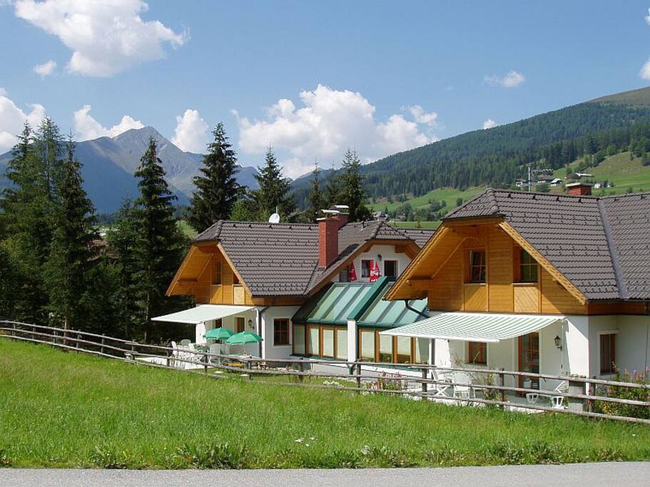Südansicht, vom Bauernhof