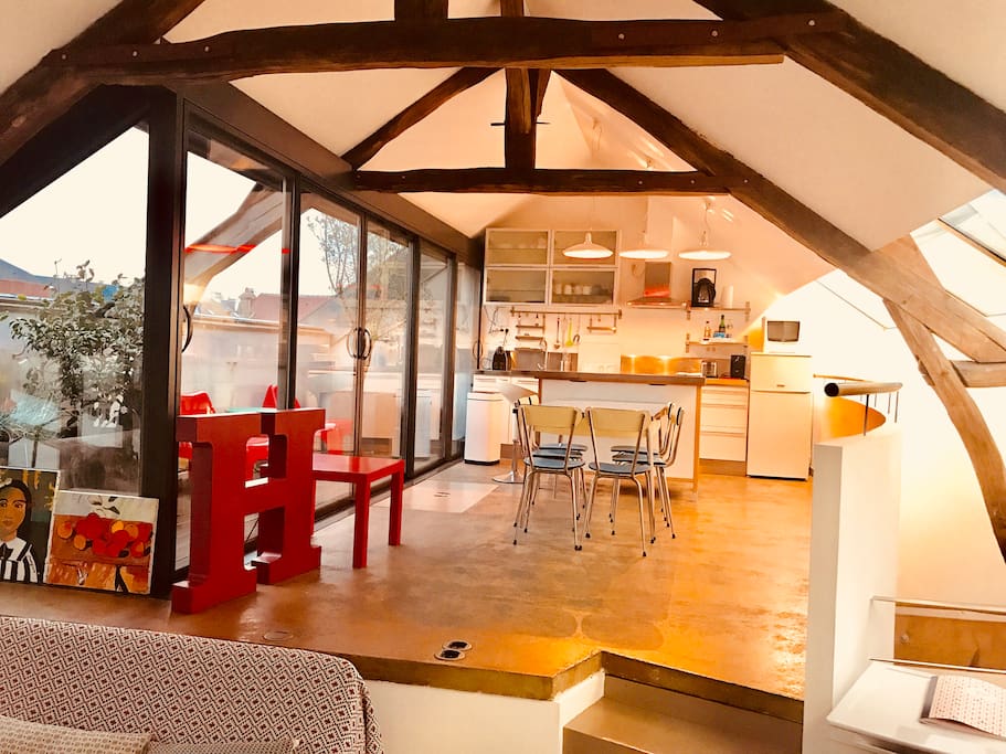Coin cuisine // salle à manger avec terrasse