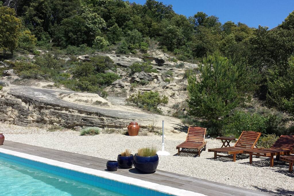 La piscine vue sur le canyon