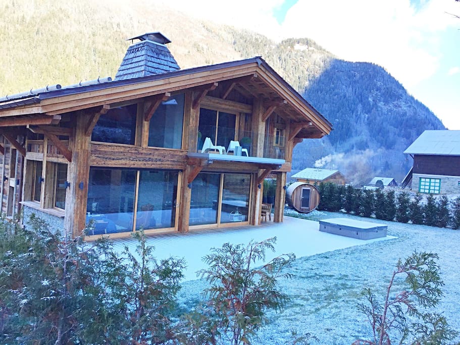 Fabulous new chalet with 360 degree views, sauna and hot tub