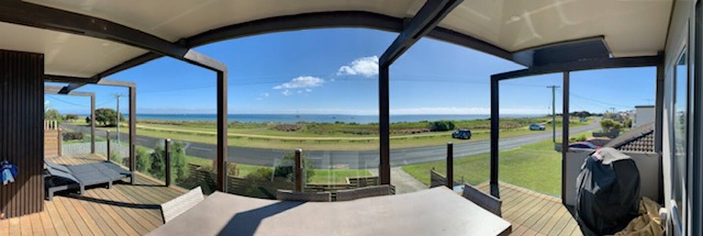 Beach front getaway gallery image 4