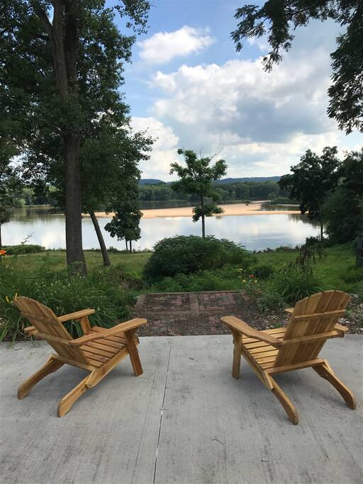 Spacious Cabin on the Wisconsin River! Cabins for Rent in Muscoda