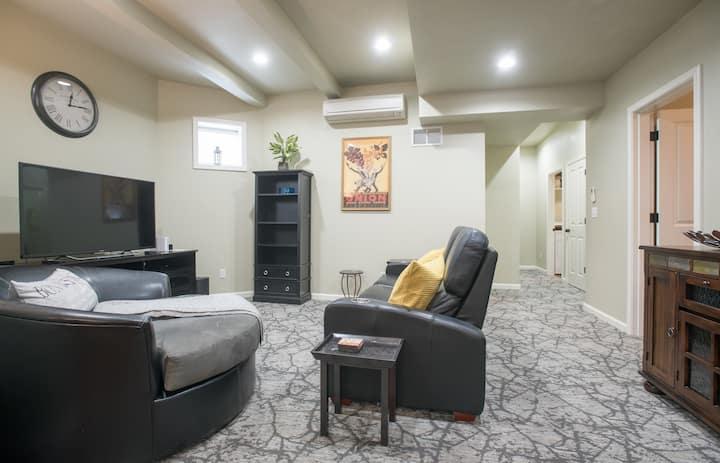 Newly Remodeled, Modern Retreat - Portland, OR
