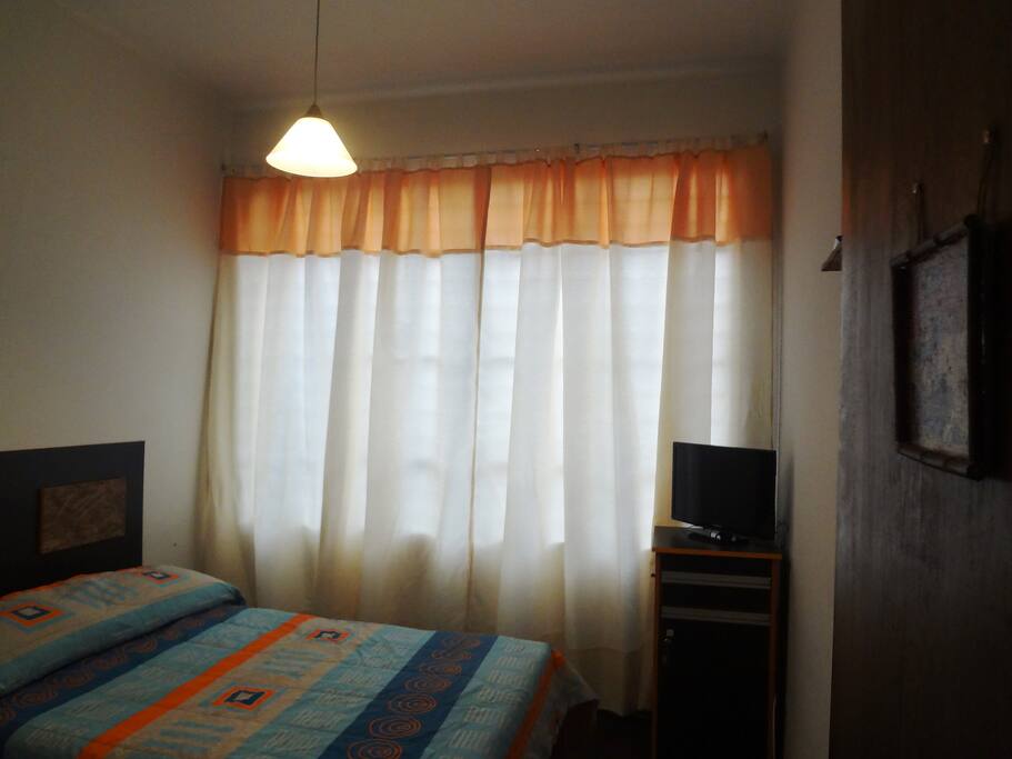 Amplia y Comoda Habitacion