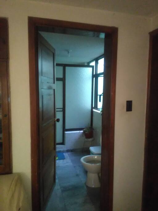 Habitación 2, el baño compartido