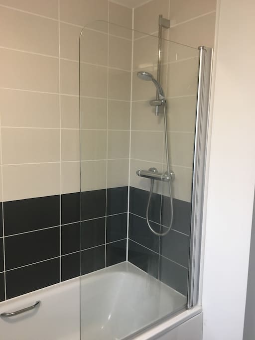 Excellent shower for our guests.