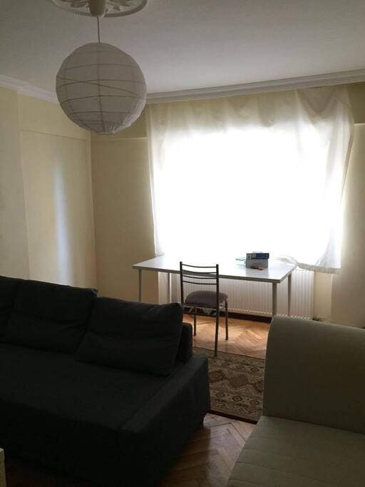 Living room (1/2)