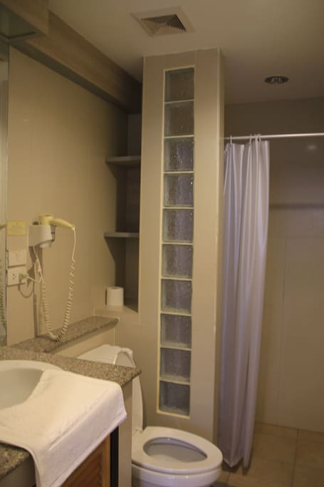 private shower bath room
