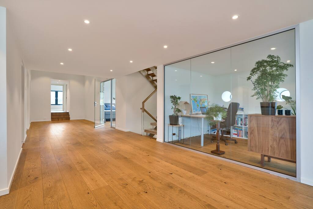 Overview hallway