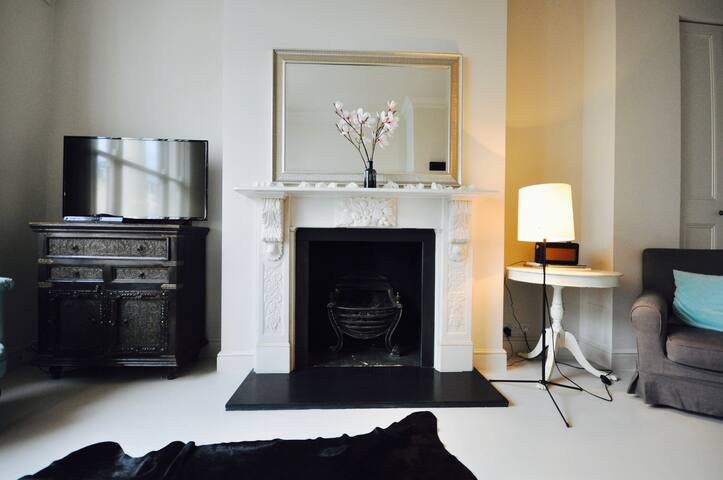 Notting Hill Stylish 3-Bedroom with Private Garden gallery image 4