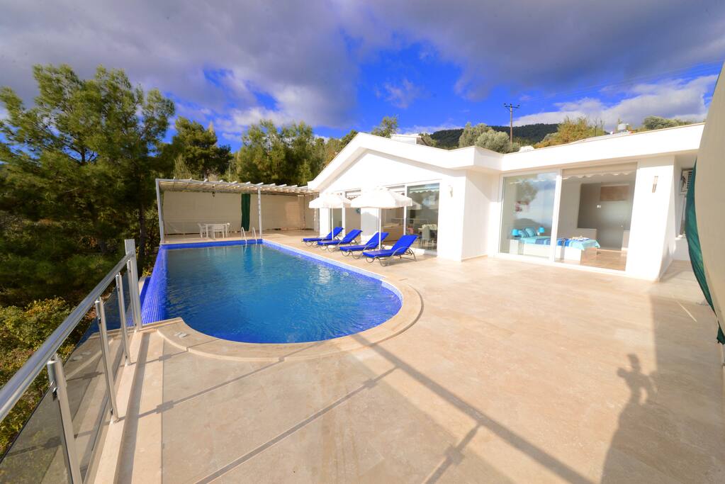 www.villagezegeni.com/www.tigervillas.com