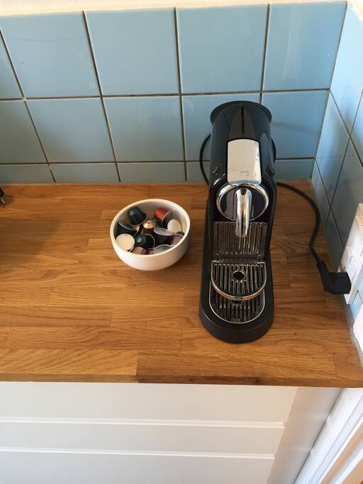 Nespresso machine with complimentary coffee capsules