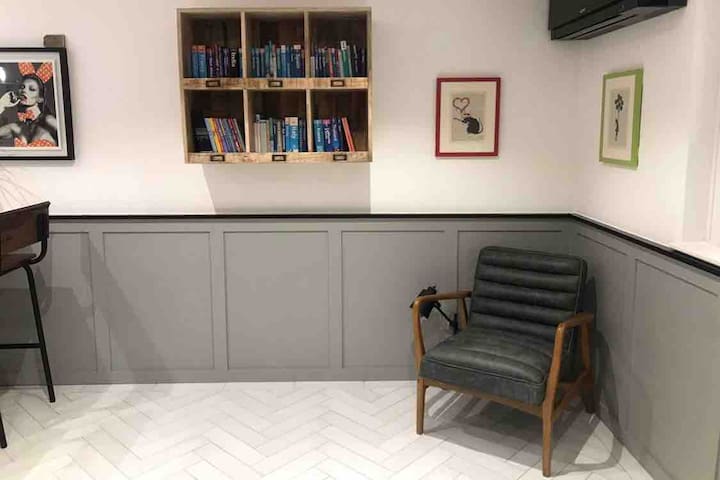 Luxury Apartment. Liverpool Street, Air Con & more