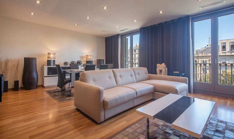 Paseo de Gracia Suite 1, modern, spacious and cozy
