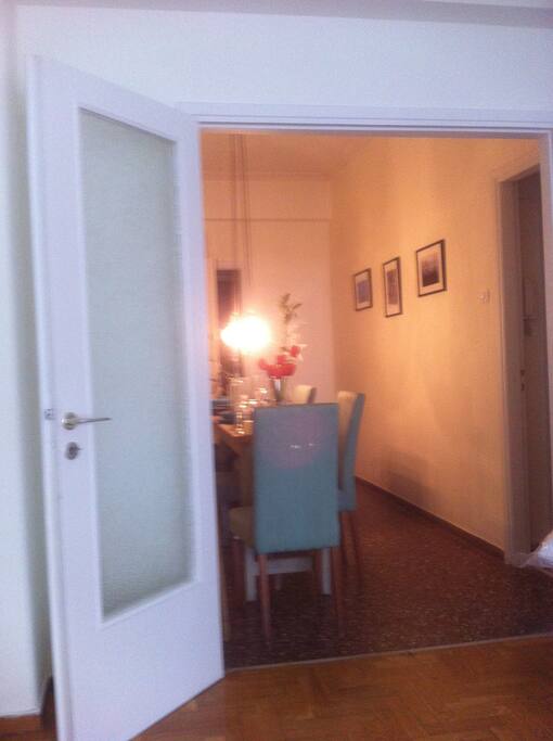 Dinning table with 5 places.
