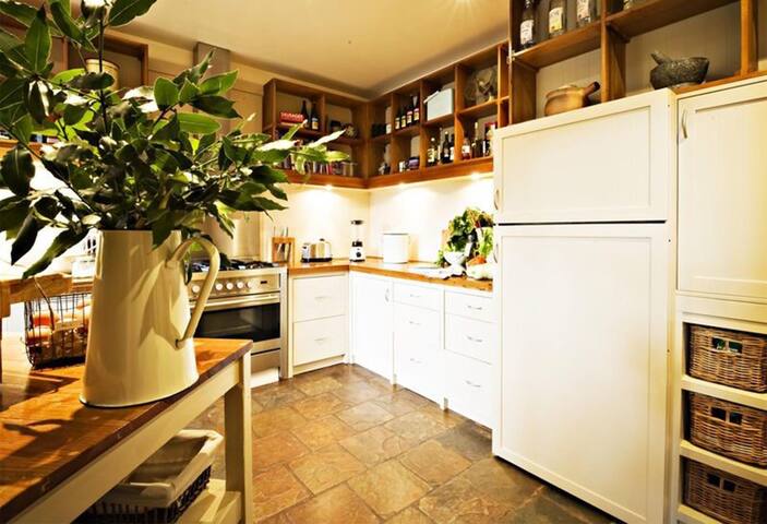 Exclusive Use – Tussie Mussie Vineyard Retreat gallery image 3