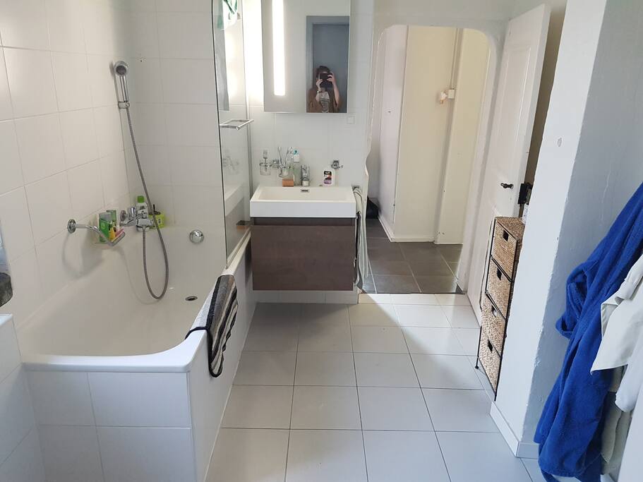 Salle d'eau à partager